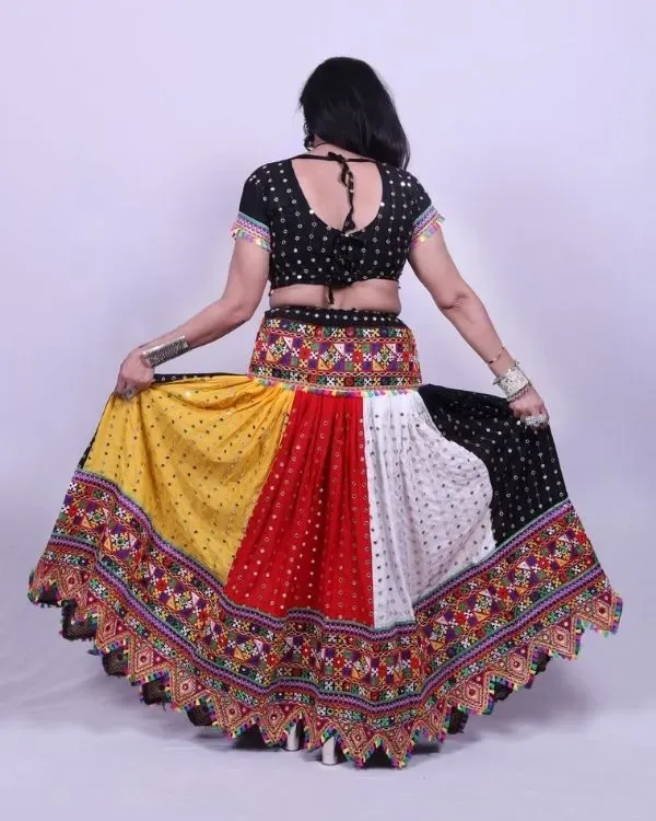 Golden Zari Rayon ready-to-wear set 1273, view 2